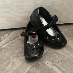 Toddler black Maryjane’s size 9